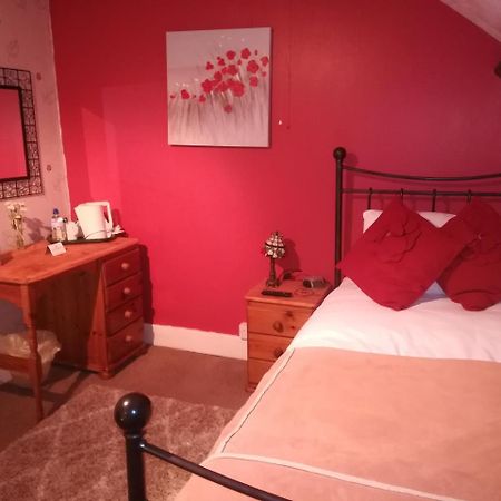 Bed and Breakfast Tara Fishguard Exterior foto
